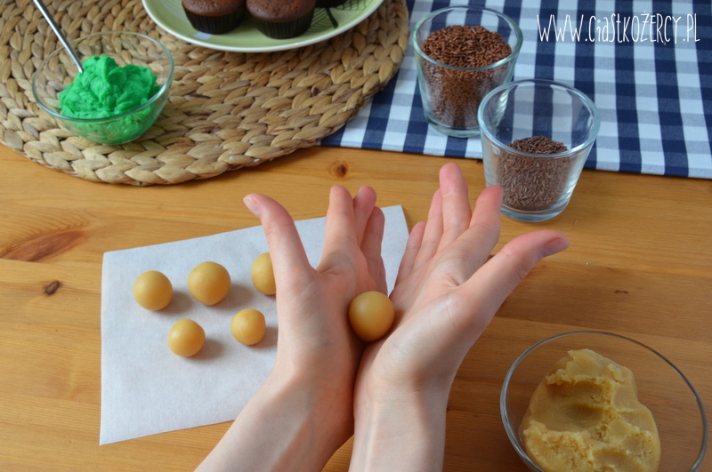 Jesienne babeczki z jeżami babeczki jeżyki 12
