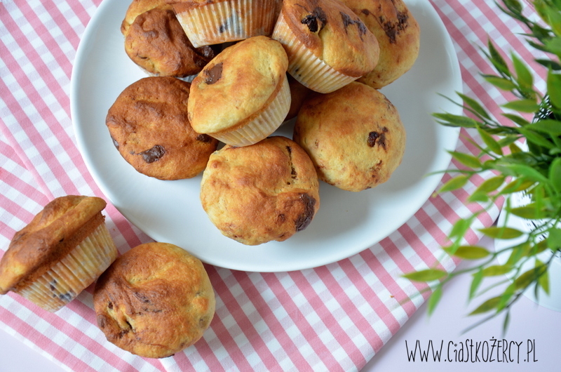 drożdżowe babeczki z czekoladą